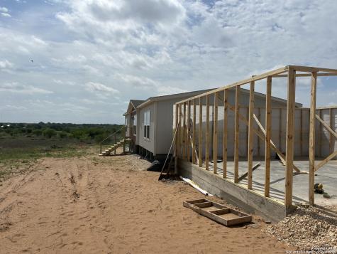 1038 County Road 329 Floresville TX 78114