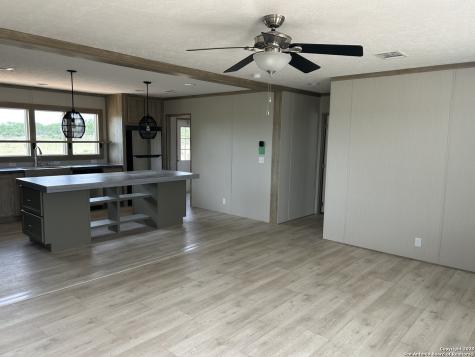 1038 County Road 329 Floresville TX 78114