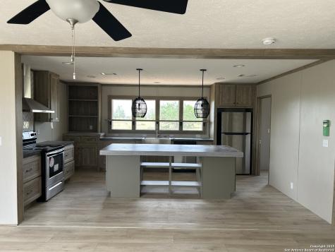 1038 County Road 329 Floresville TX 78114