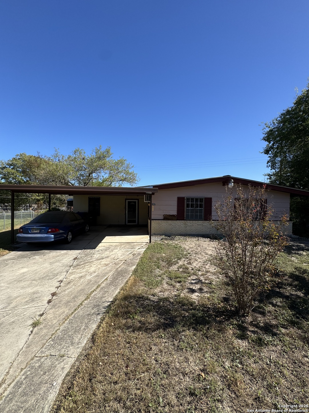 5247 Village Glen San Antonio TX 78218