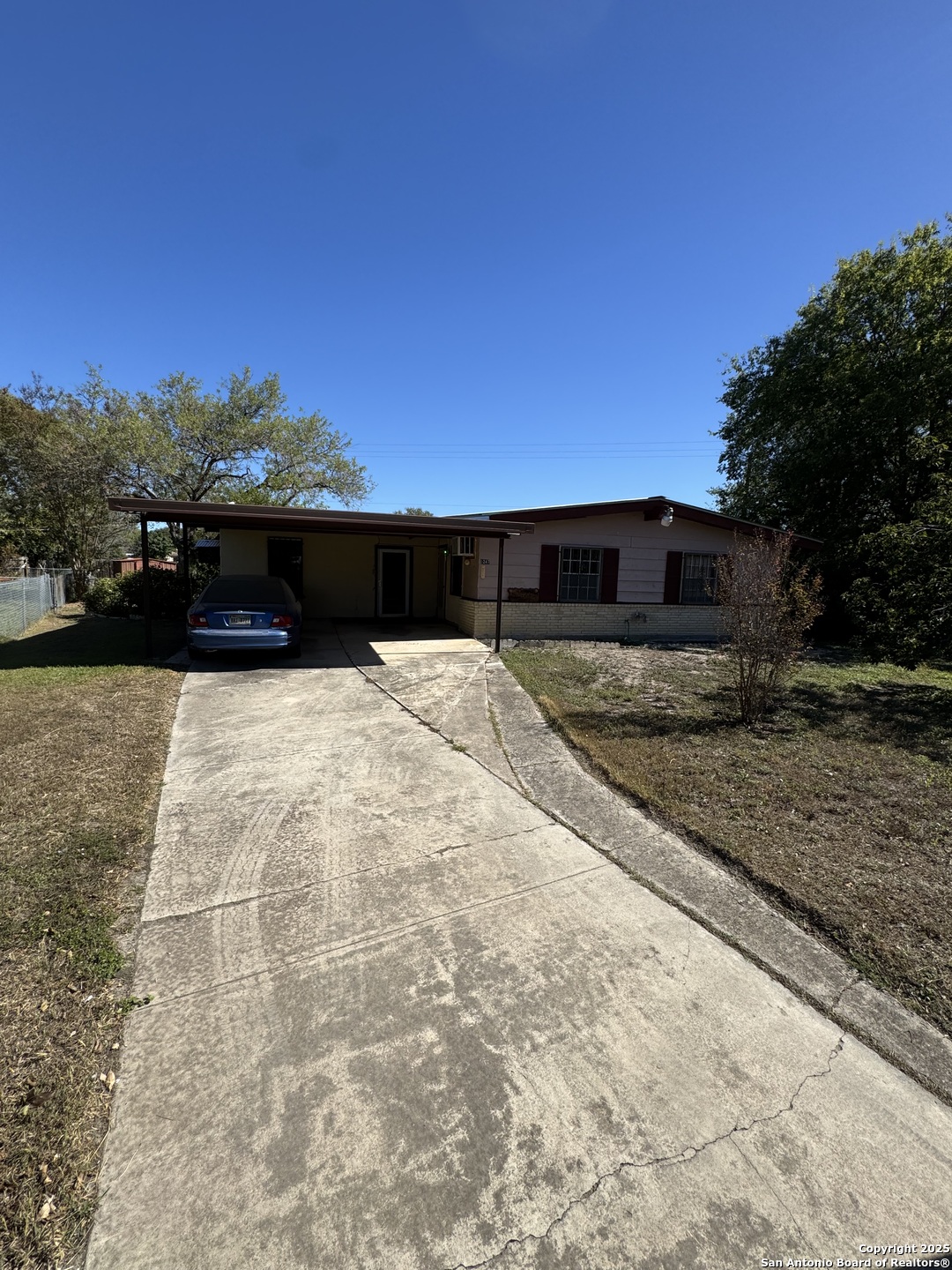 5247 Village Glen San Antonio TX 78218