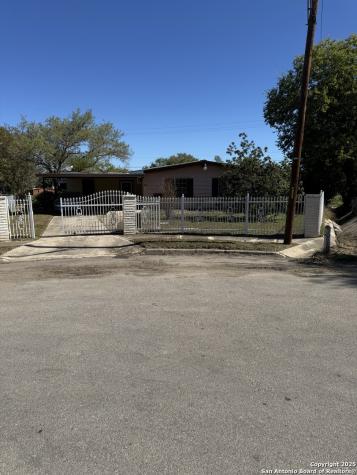 5247 Village Glen San Antonio TX 78218