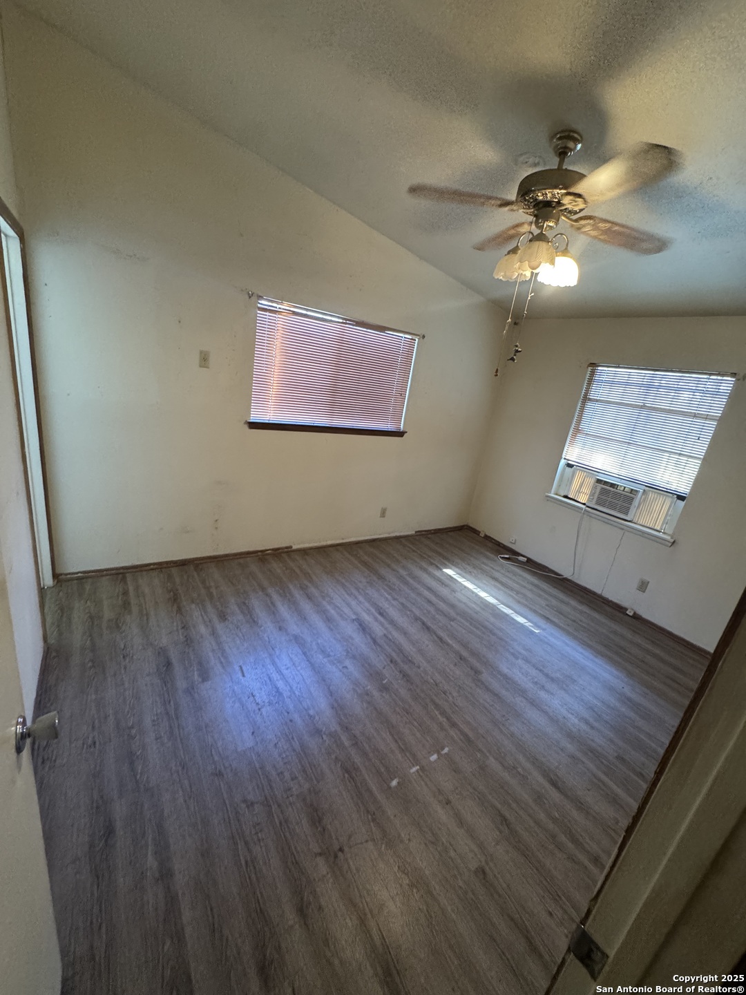 5247 Village Glen San Antonio TX 78218