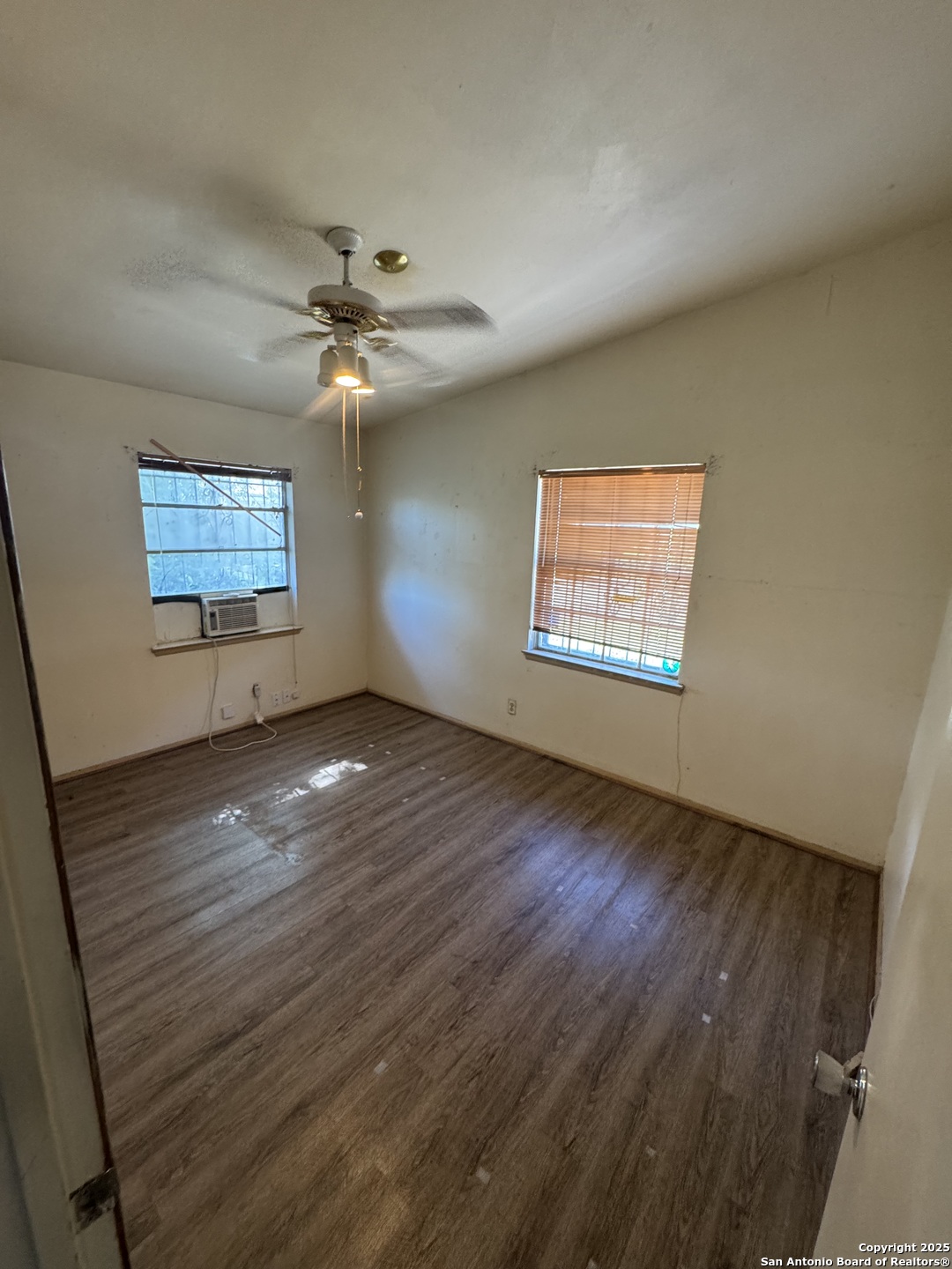 5247 Village Glen San Antonio TX 78218