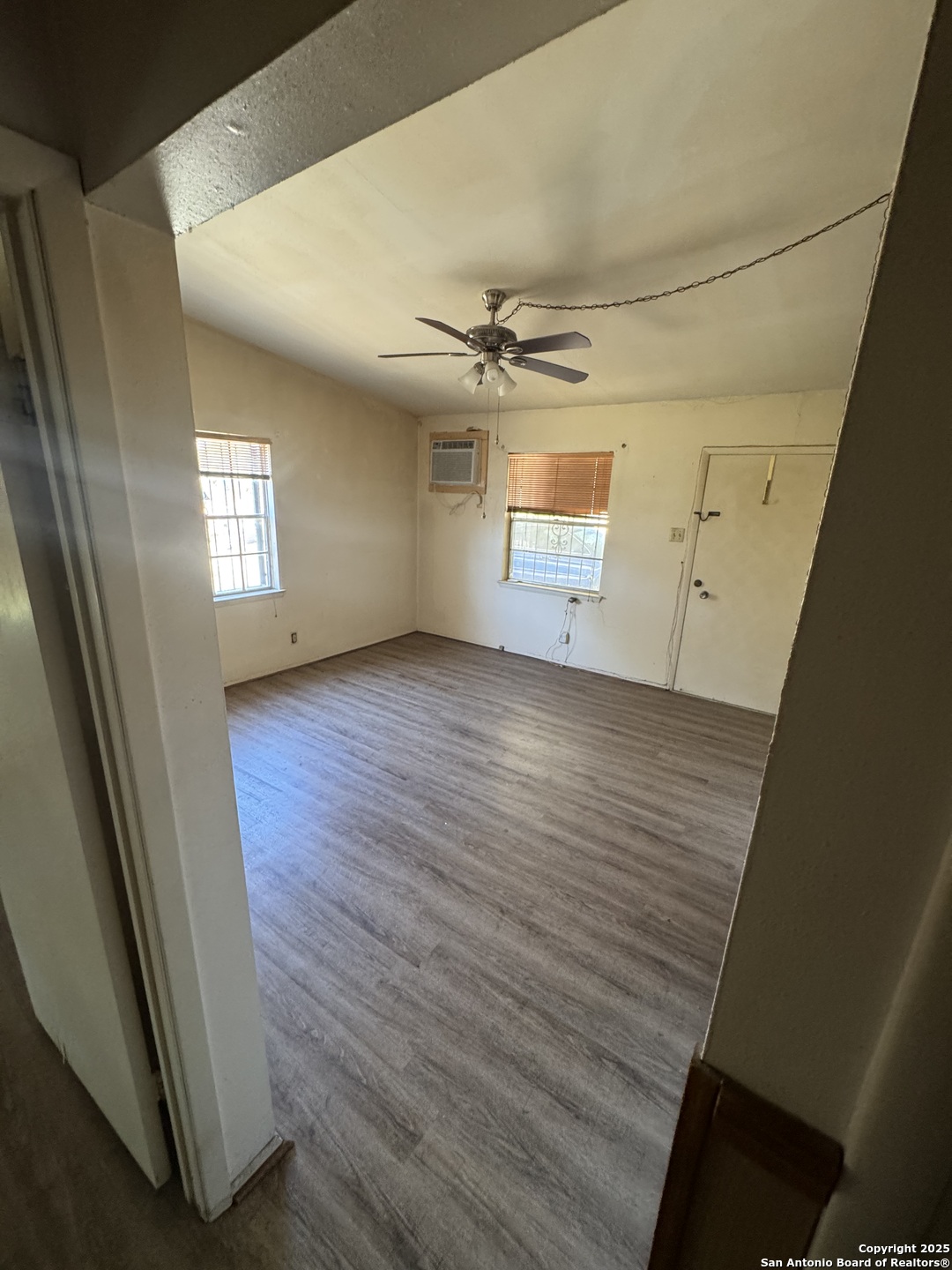 5247 Village Glen San Antonio TX 78218