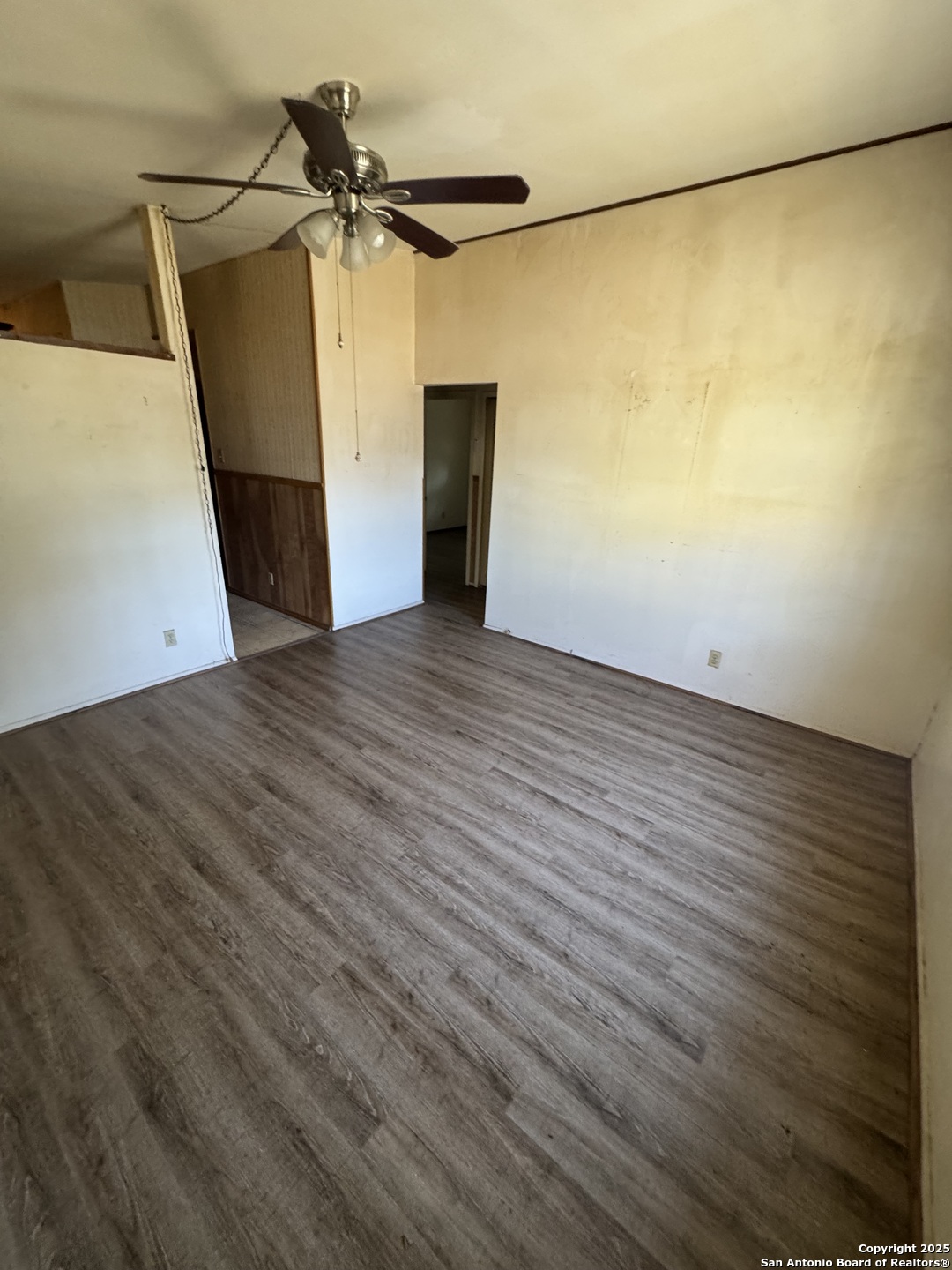 5247 Village Glen San Antonio TX 78218