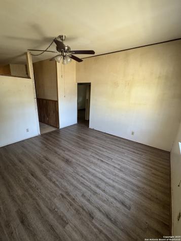 5247 Village Glen San Antonio TX 78218