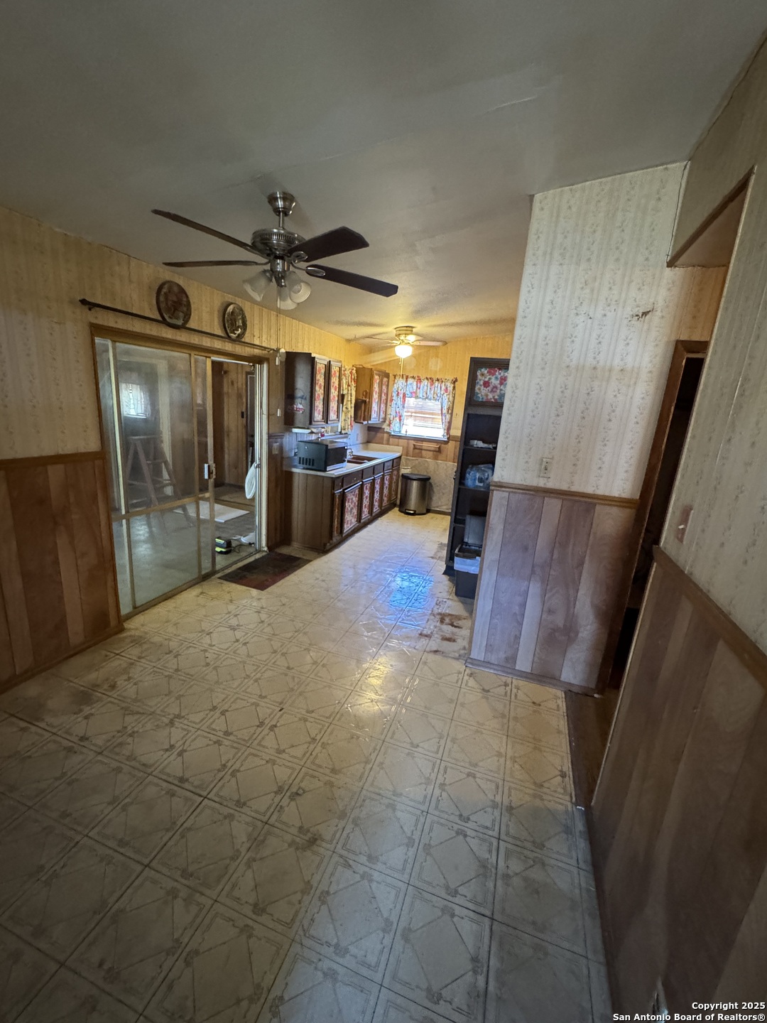 5247 Village Glen San Antonio TX 78218