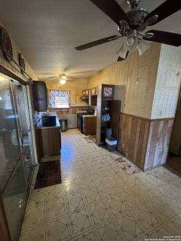 5247 Village Glen San Antonio TX 78218