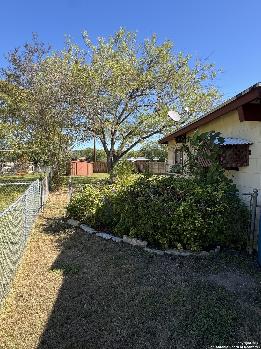 5247 Village Glen San Antonio TX 78218