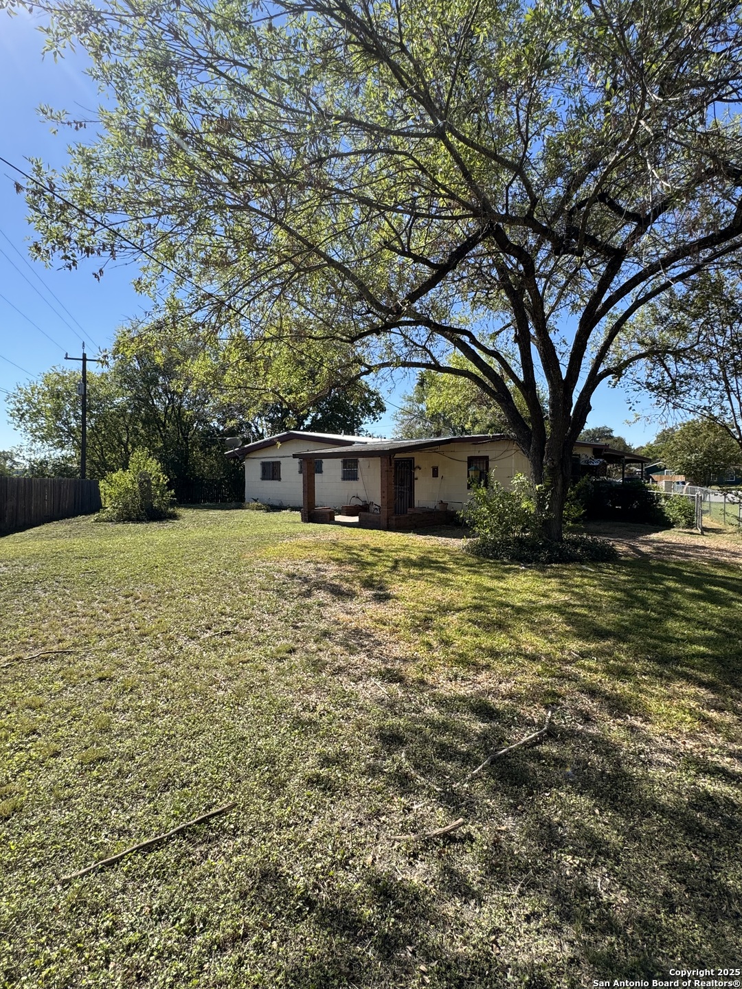 5247 Village Glen San Antonio TX 78218