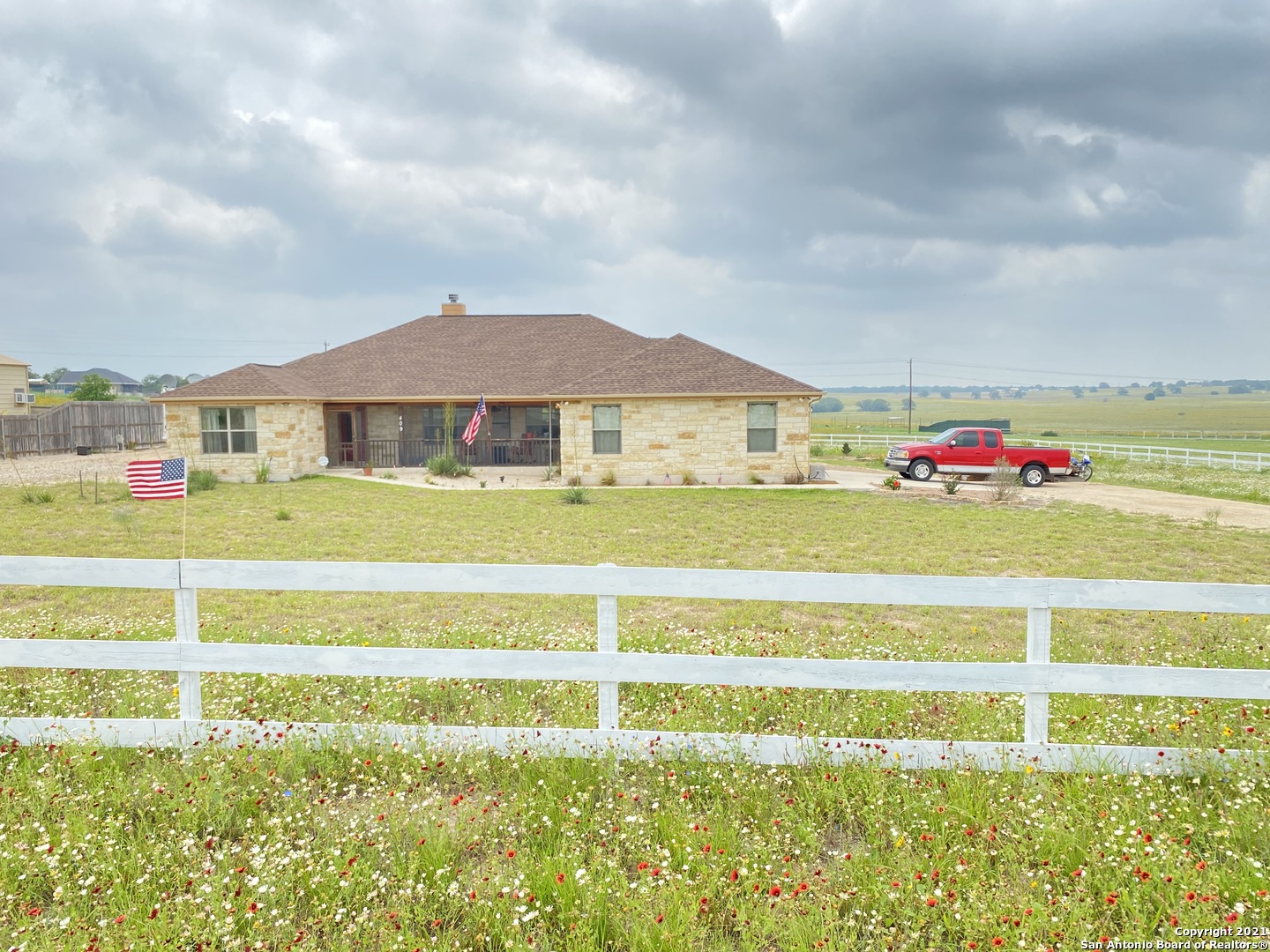 409 Clover Lane La Vernia TX 78121