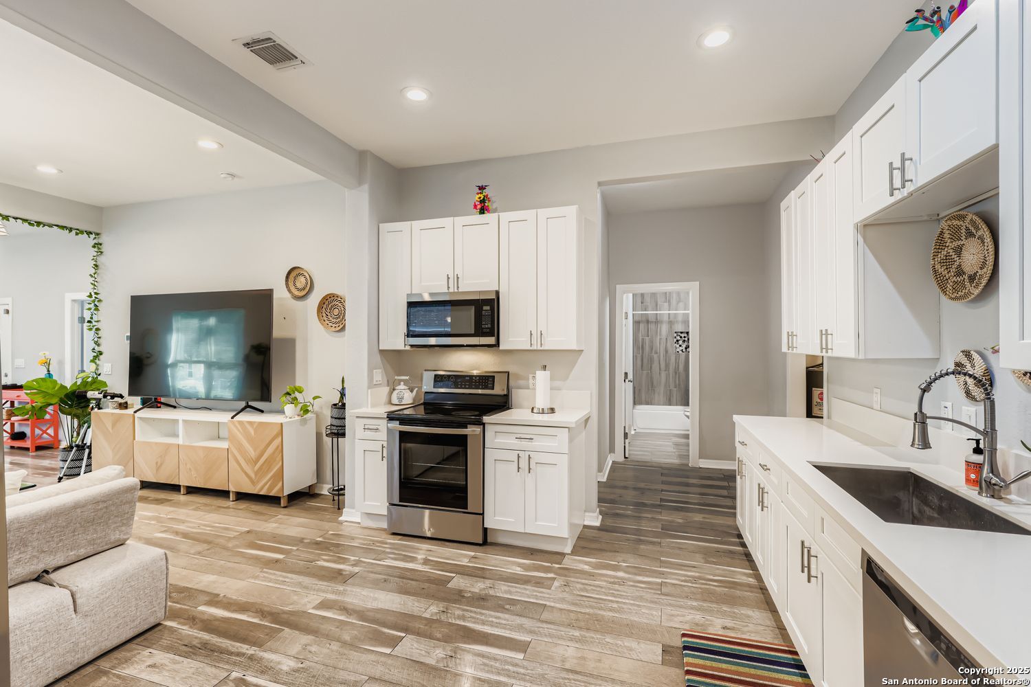 430 Hampshire Avenue San Antonio TX 78210