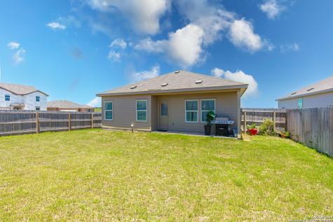 209 Wolf Crest Boulevard Seguin TX 78155