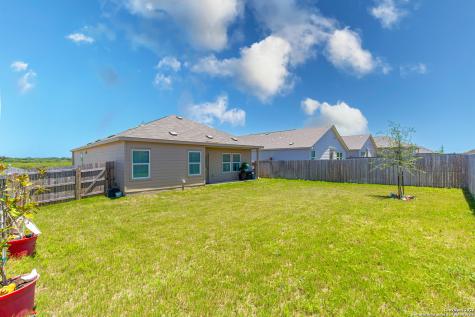 209 Wolf Crest Boulevard Seguin TX 78155
