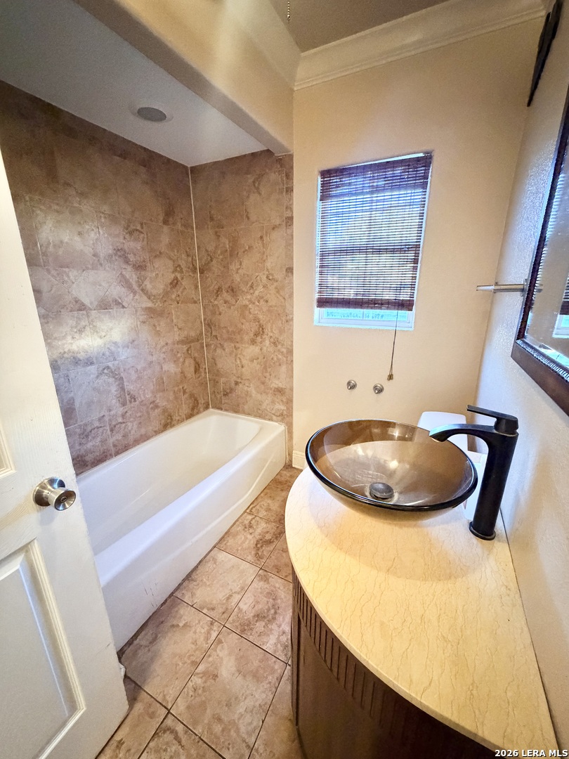 2012 Fresno San Antonio TX 78201
