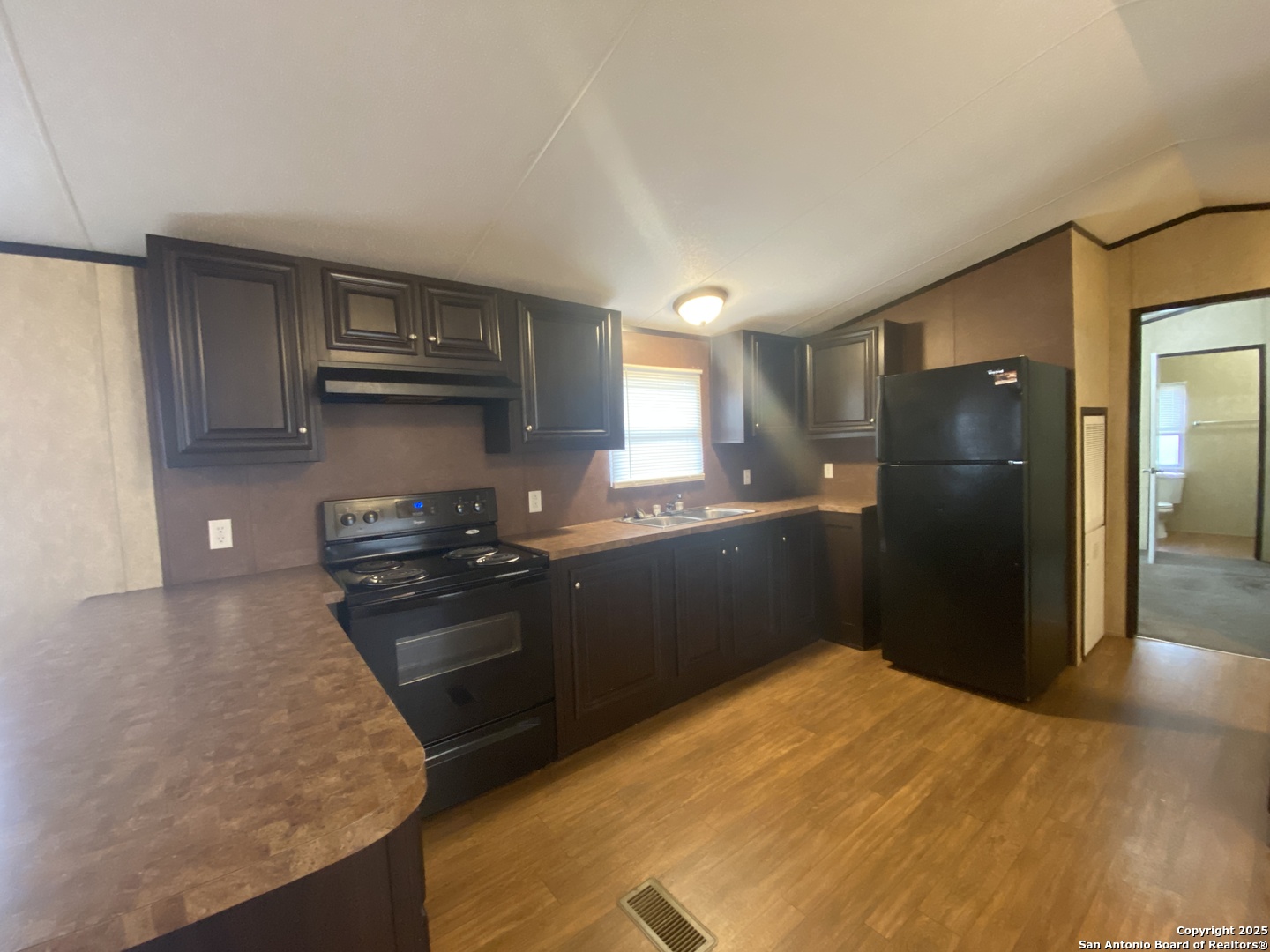 1215 Southway Pleasanton TX 78064