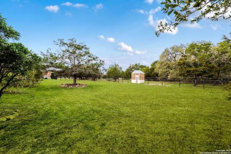 10811 Zedernholz Run New Braunfels TX 78132