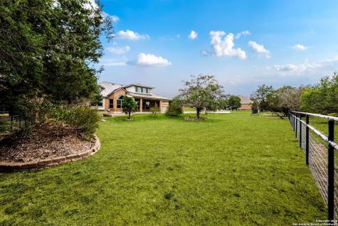 10811 Zedernholz Run New Braunfels TX 78132