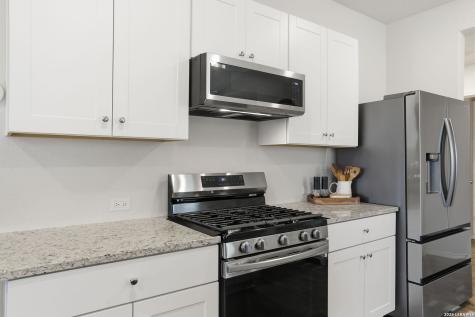 481 Middle Green Loop Floresville TX 78114