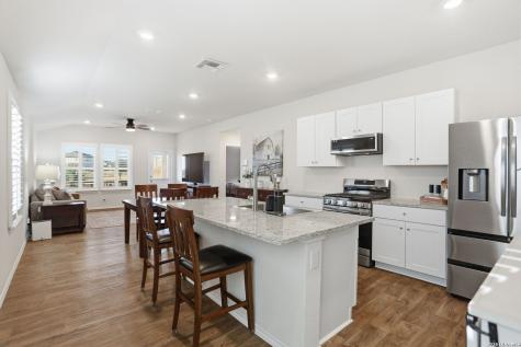 481 Middle Green Loop Floresville TX 78114