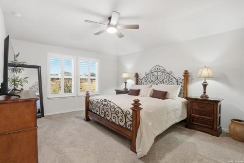 481 Middle Green Loop Floresville TX 78114