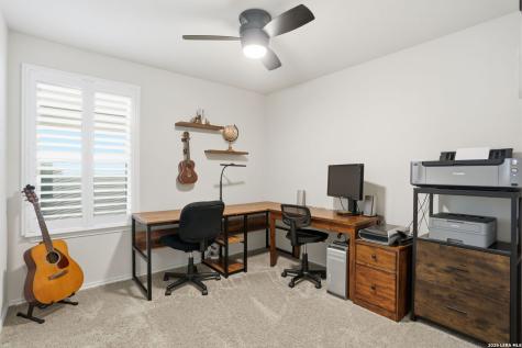 481 Middle Green Loop Floresville TX 78114
