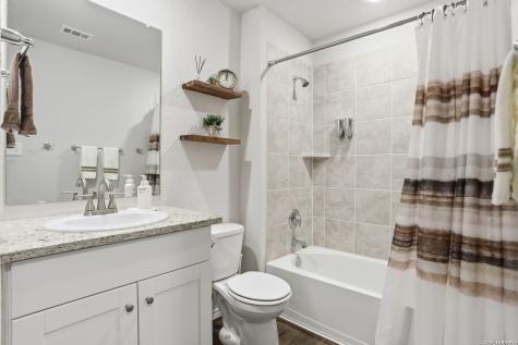 481 Middle Green Loop Floresville TX 78114