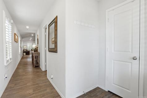 481 Middle Green Loop Floresville TX 78114