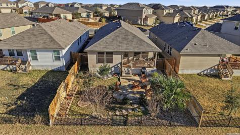 481 Middle Green Loop Floresville TX 78114