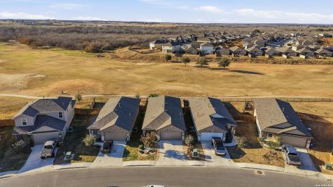 481 Middle Green Loop Floresville TX 78114