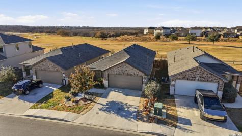 481 Middle Green Loop Floresville TX 78114