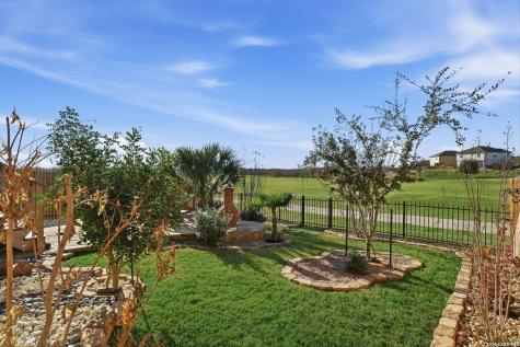 481 Middle Green Loop Floresville TX 78114