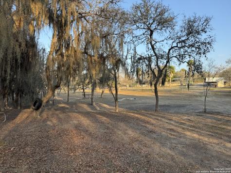 123 Choke Canyon Estates Three Rivers TX 78071