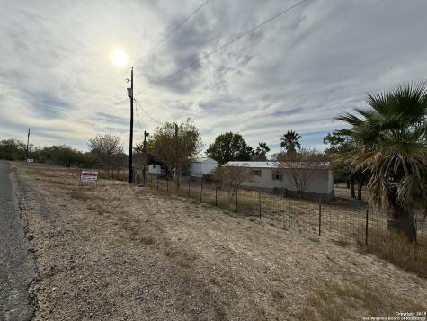 123 Choke Canyon Estates Three Rivers TX 78071