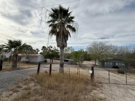 123 Choke Canyon Estates Three Rivers TX 78071