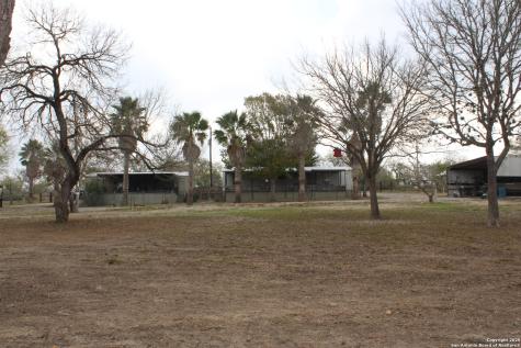 123 Choke Canyon Estates Three Rivers TX 78071
