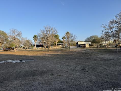 123 Choke Canyon Estates Three Rivers TX 78071