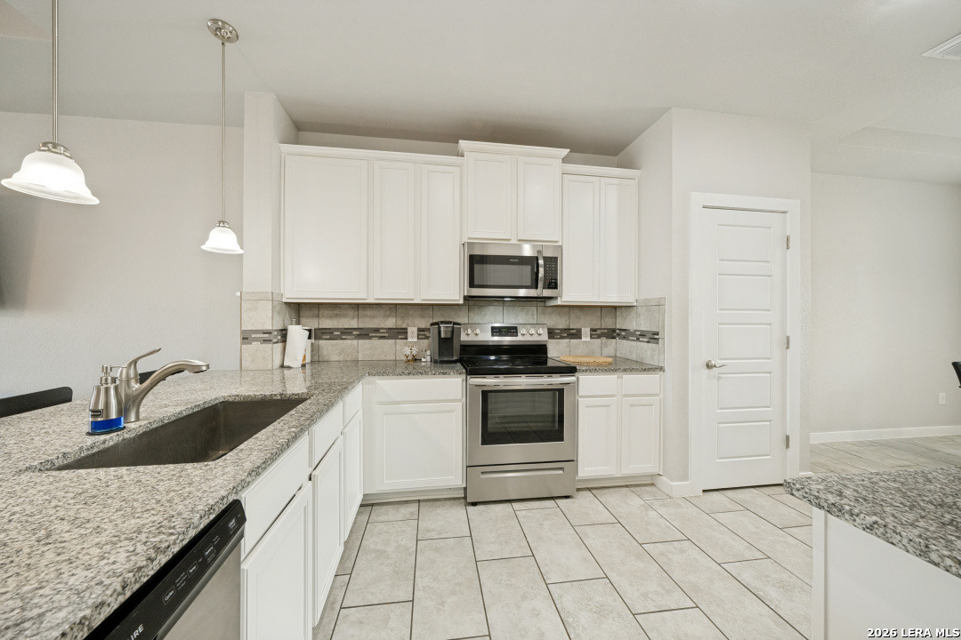 3511 Horizon Lake San Antonio TX 78222