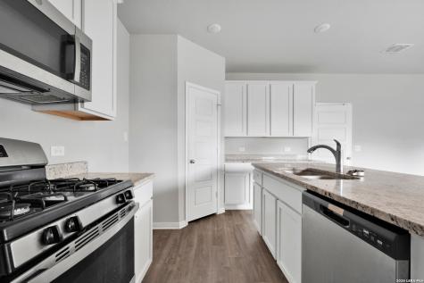 13430 Sendero Roble San Antonio TX 78253