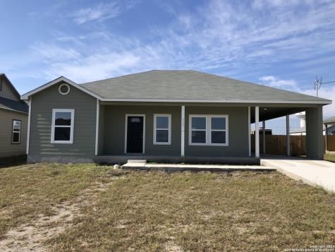 712 S Butler Street Karnes City TX 78118