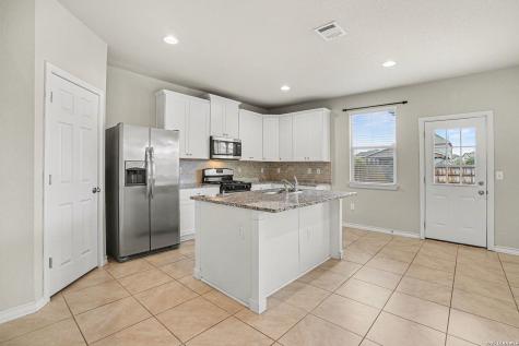 8807 White Crown San Antonio TX 78254