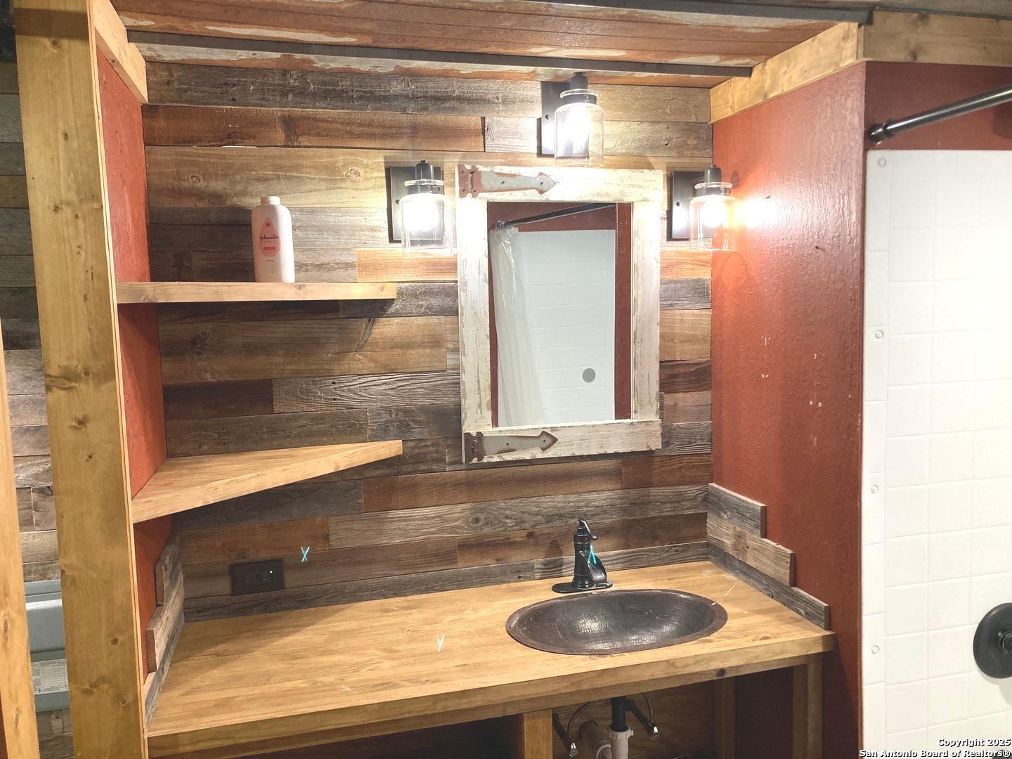 155 Paloma Drive Bandera TX 78003