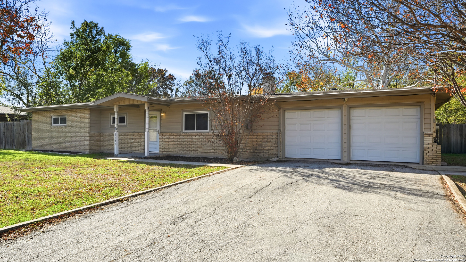 1032 S Mesquite Avenue New Braunfels TX 78130