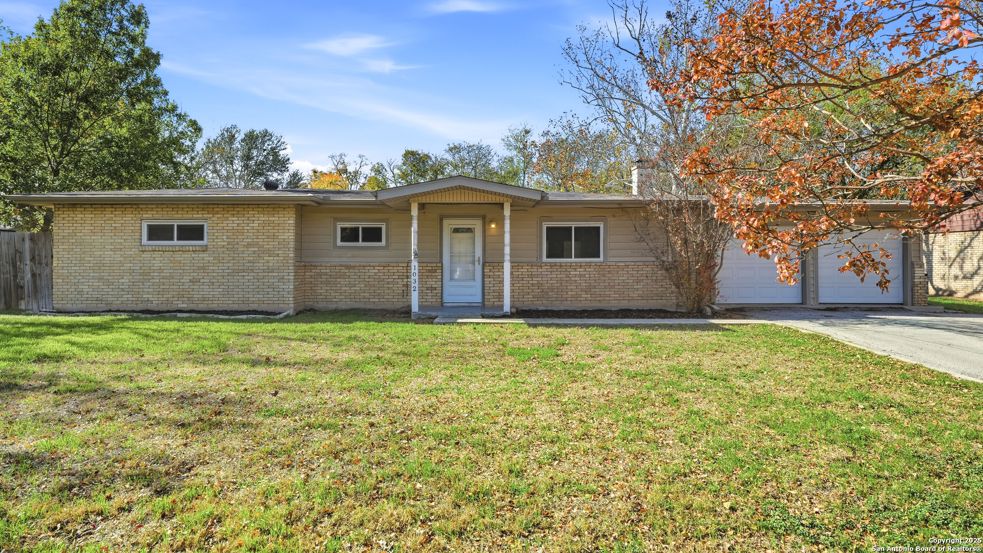 1032 S Mesquite Avenue New Braunfels TX 78130
