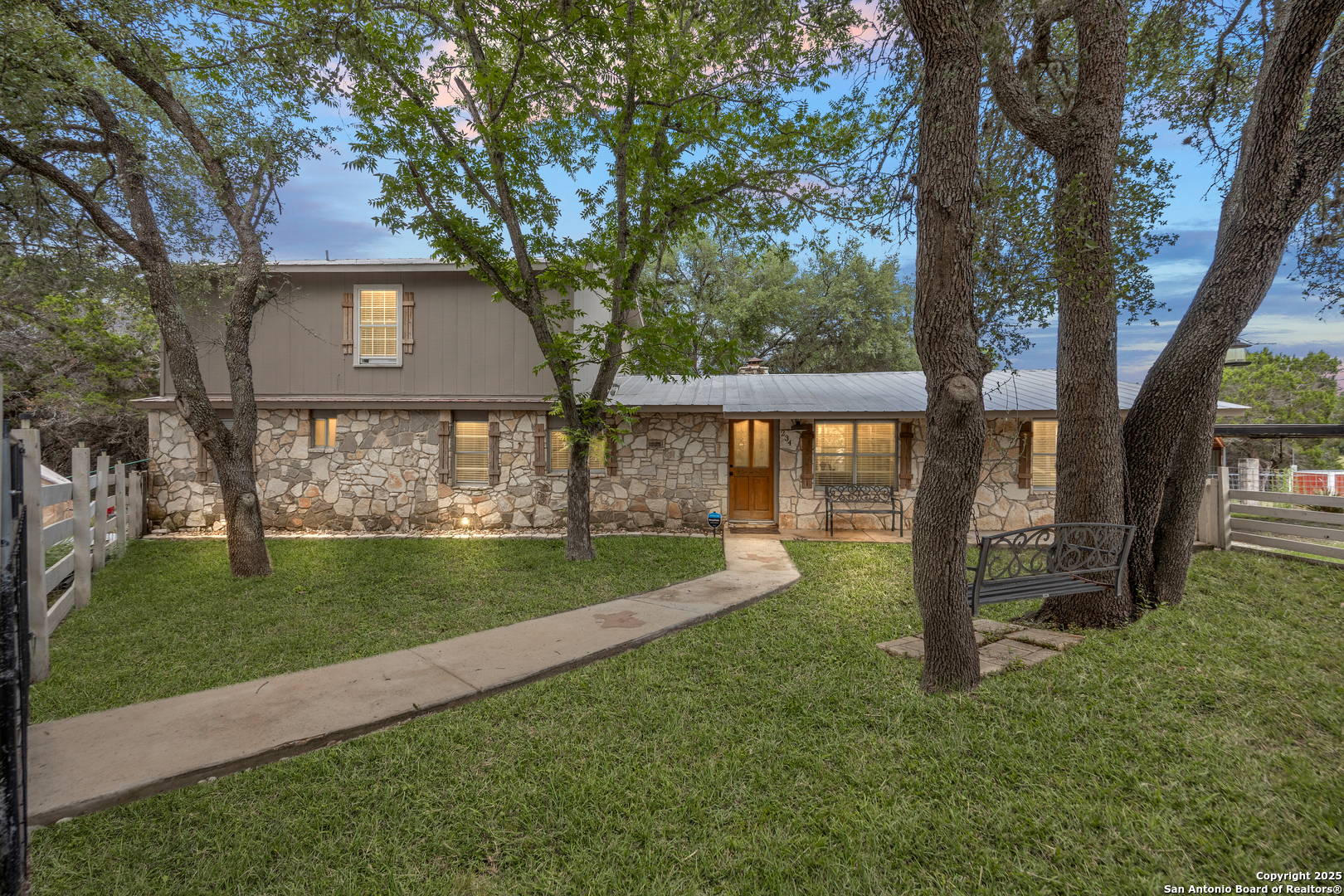 234 Arizona Avenue Lakehills TX 78063