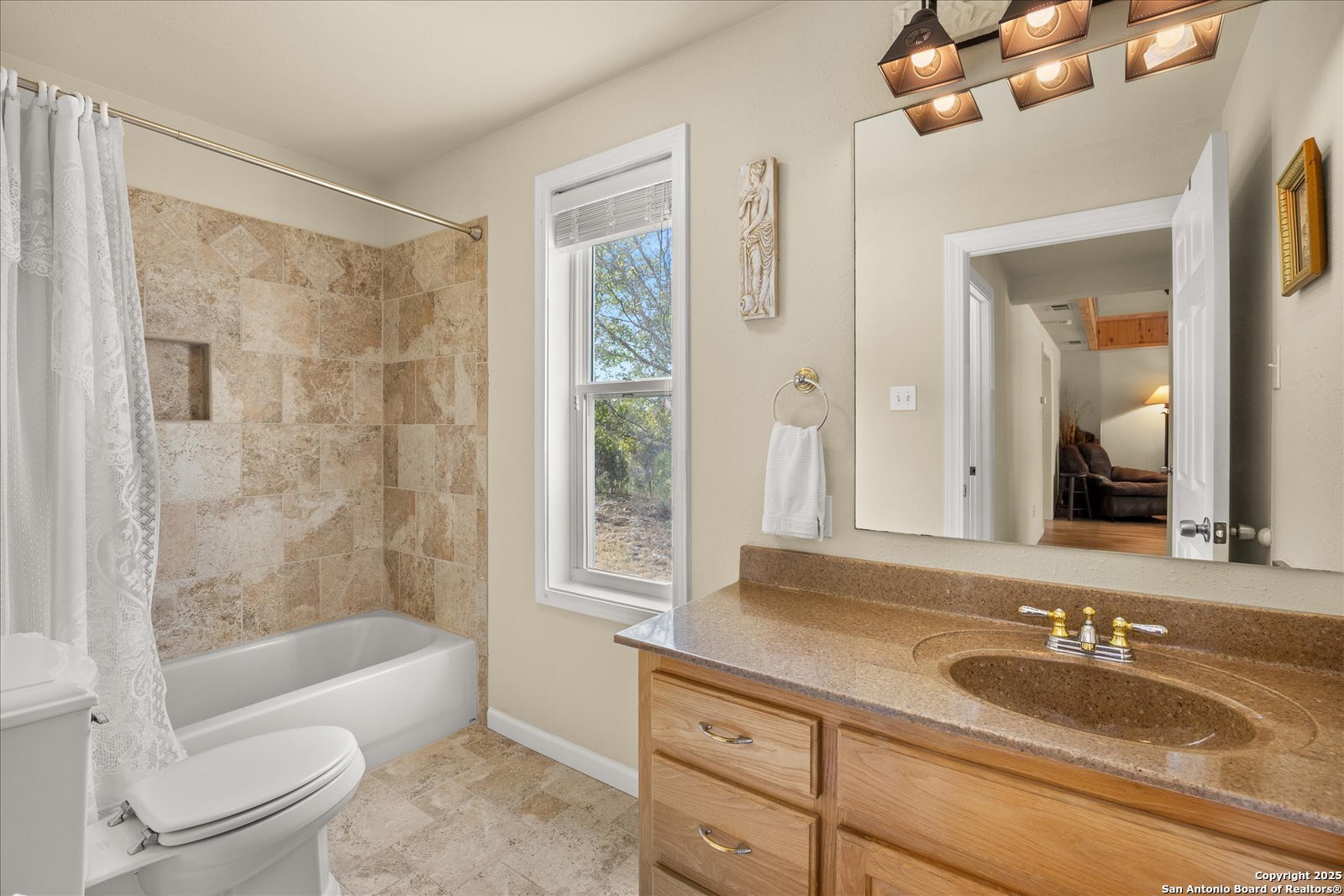 127 Camp Alzafar Boerne TX 78006