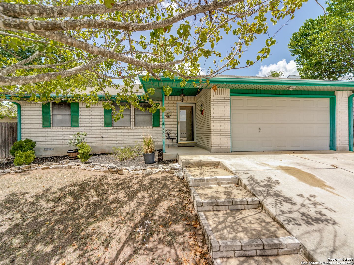 306 Crestwood Drive Kerrville TX 78028