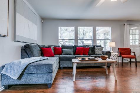 1306 Bobcat Pass San Antonio TX 78251