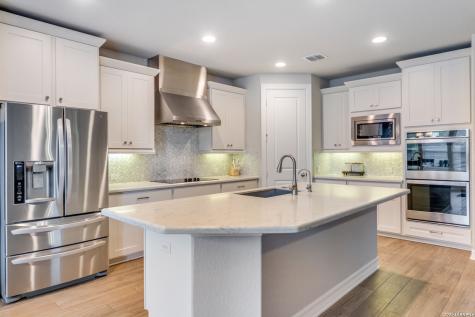 71 Mariposa Parkway W Boerne TX 78006